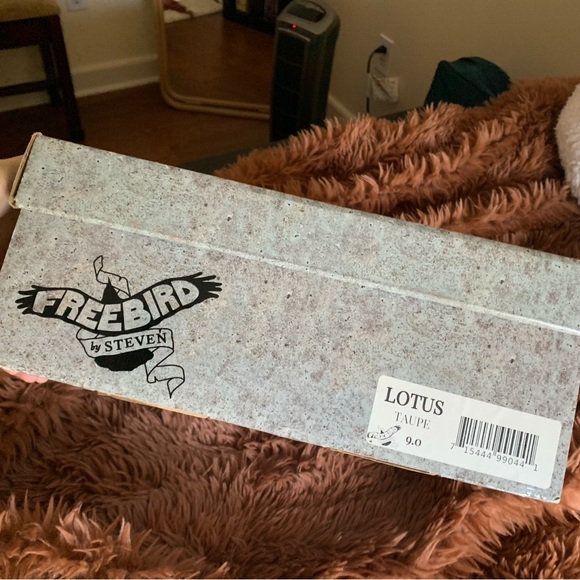 Freebird by Steven-Lotus (Taupe) 9 - Picture 9 of 11